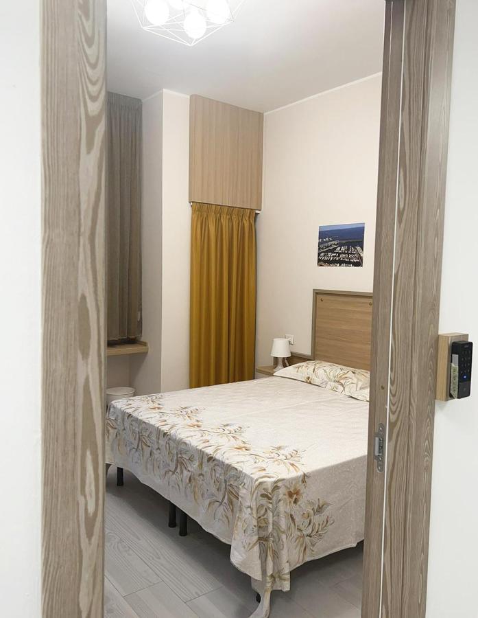 Sissi Comfort Rooms Foresteria Lombarda Monza Kültér fotó