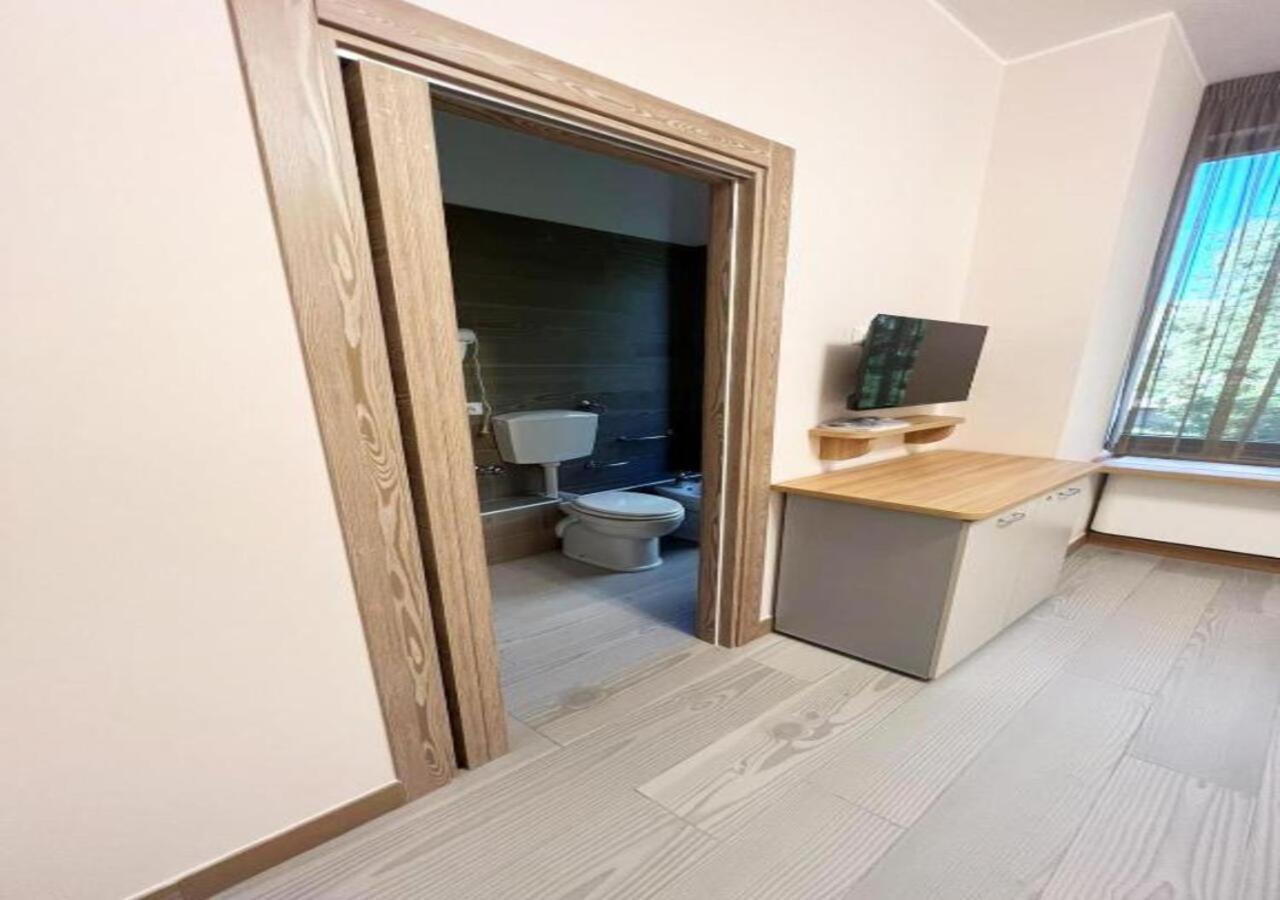 Sissi Comfort Rooms Foresteria Lombarda Monza Kültér fotó